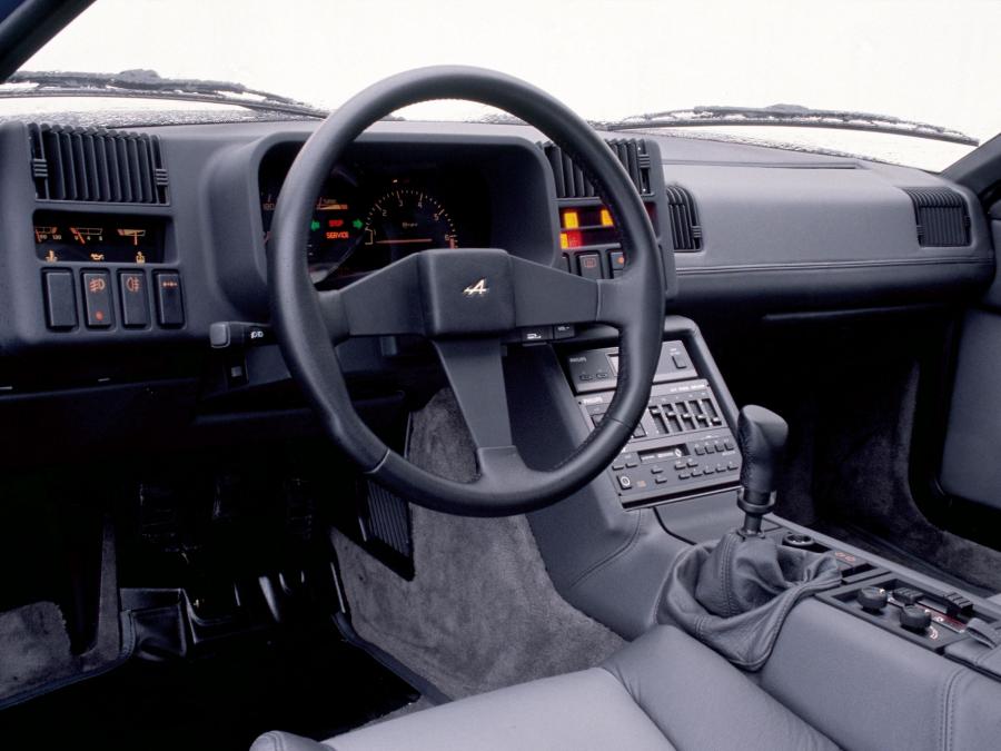  Renault Alpine GTA V6 Turbo 1985 года  (фото 9 из 17)
